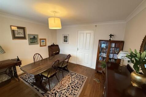dining room 1 .jpg