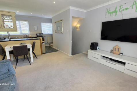 2 bed maisonette for sale Burnside Close, Barnet