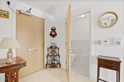 06-a449GCMCS - 11 Chiltern Place - Hall -Original 