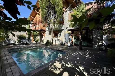 House with swimming pool Bozel center