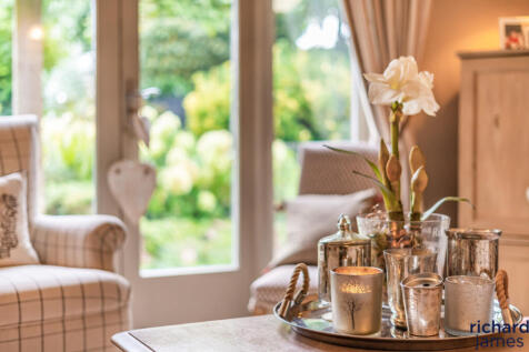 0b3355b3-31cd-489...