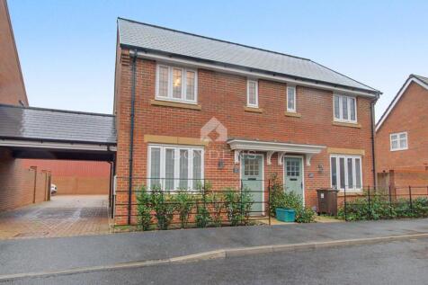 2 Bedroom Semi-Detached in CO2 9GS