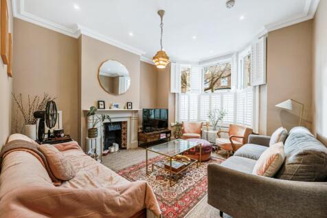 Oaklands Grove