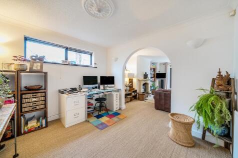 1369975-2-68f1466b4f850