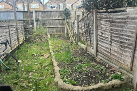 49 chewton road garden.jpg