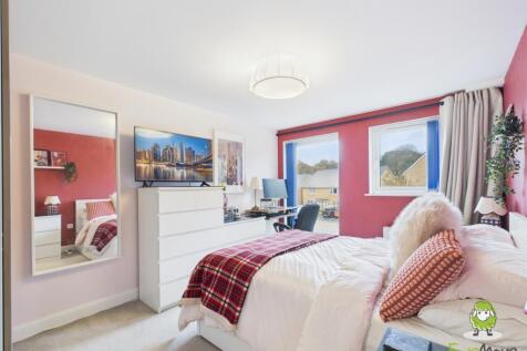 EweMove Estate Agents Basingstoke - Fleetlands Hou