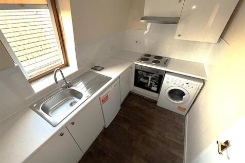FITTED KITCHEN