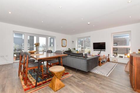 Lounge/Diner/Kitchen