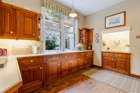 32 Kitchen Fairwinds Beacon Road Kingswear - 25092