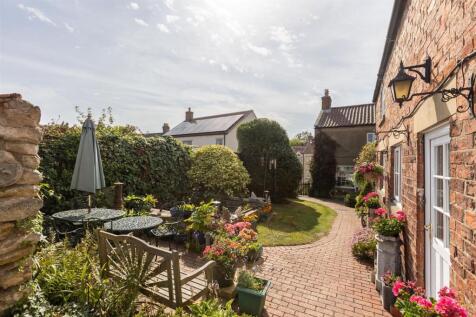 Rockery Cottage External-16.jpg