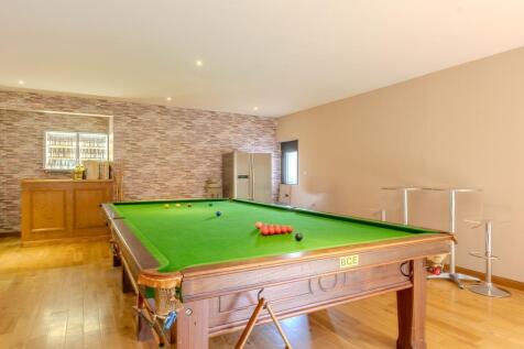 7 bed, 6 bath Detached Villa in Glasgow - Photo 11