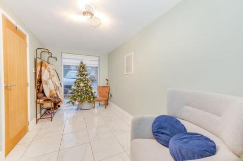 KITCHEN, DINER AND LIVING ROOM