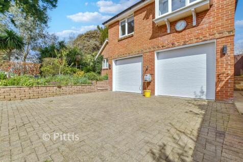 Driveway/Parking