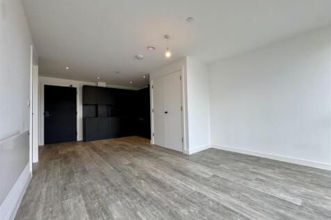 Full Room Pic 3.jpeg