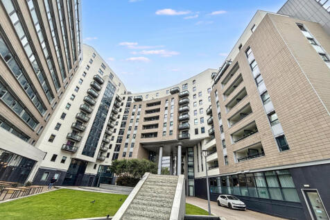 Stylish 2-Bedroom Apartment to Let – The Gateway East, Leeds