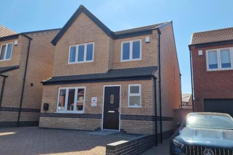Lovely 4 Bed home