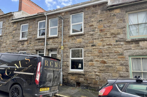 3 Bedroom Mid Terraced House for Sale