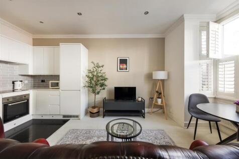 Ferndale Avenue, E17