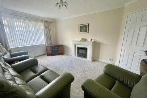 ROMBALDS LIVING ROOM.jpg