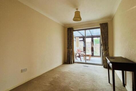 Dining room Area 1.jpg