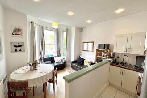 Living & Kitchen Area