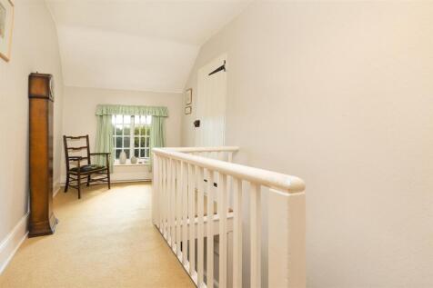 10 Main Street, Newton Burgoland