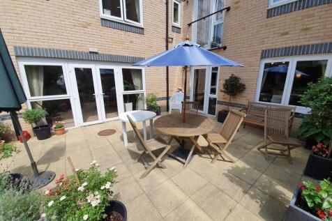 Owners Patio (2).jpg