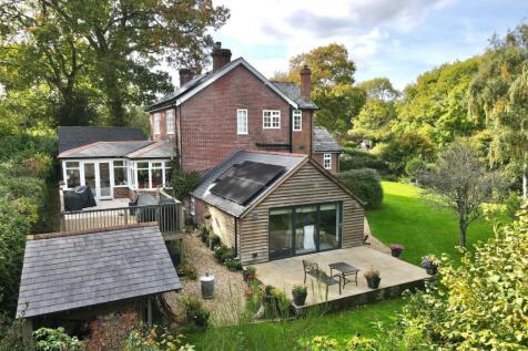 4 bedroom detached cottage