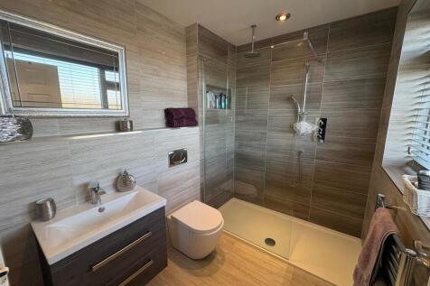 Family Shower Room