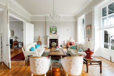 6 bed, 5 bath Terraced in Bristol - Photo 3