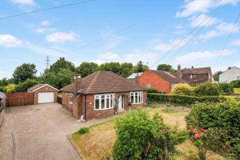 Situated in Lofthouse is this TWO bedroom bungalow with a MODERN fitted kitchen dining room, AMPLE reception space and sat on a SUBSTANTIAL plot. VIEWING ESSENTIAL. EPC rating C71.