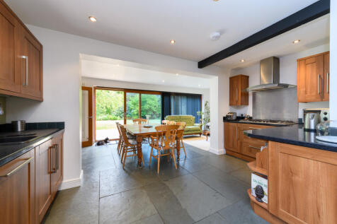 Open Plan Kitchen/ Diner/ Family Room