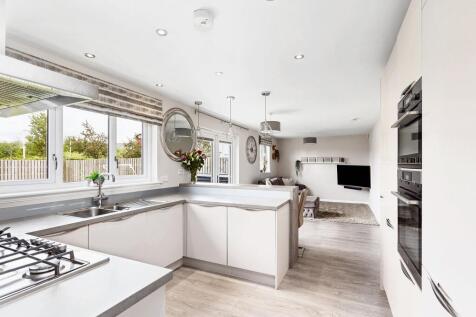 Kitchen/Dining/Family Lounge