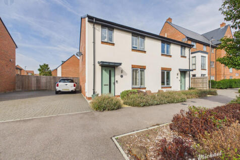 CAM03852G0-PR0806-STILL015