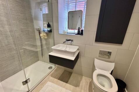 Shower Room/En Suite