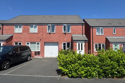 3 bed semi-detached house for sale Topping Green,