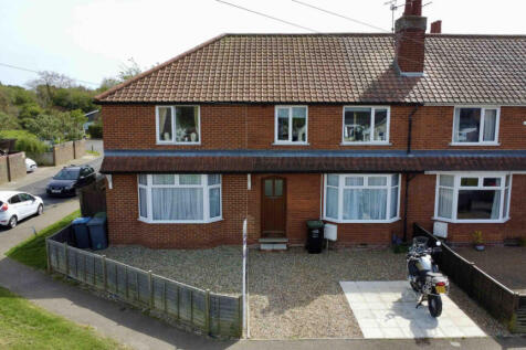 4 Bedroom End Terrace House For Sale