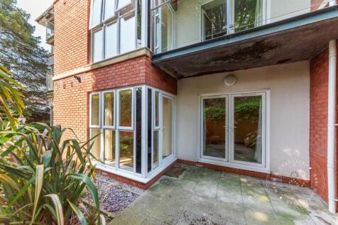 Clive-Hall-Court-12.jpg