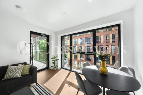 This one bedroom apartment with a west-facing balcony is set in Park & Sayer, the latest addition to the sought-after Elephant Park development in Elephant and Castle. Generously sized the apartment c