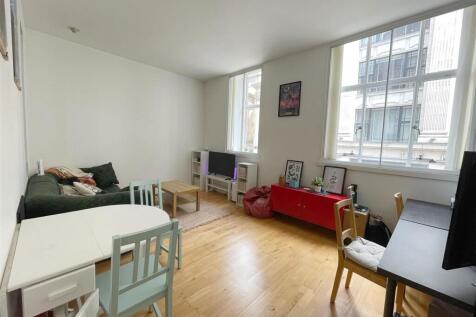This charming property located in the heart of Birmingham in Sunhouse on Bennetts Hill. This modern flat boasts a spacious one bedroom, perfect for those seeking a cosy yet stylish living space. The h