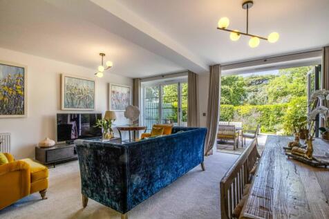 Lounge &amp; Bi-Folds