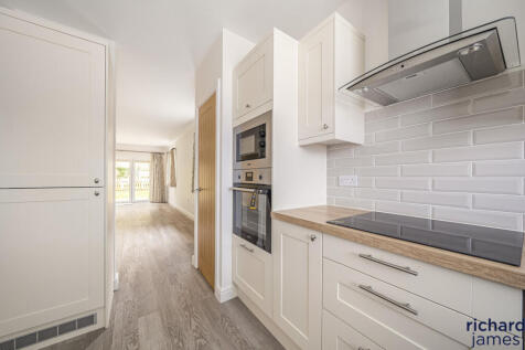 11b088d9-5107-41b...