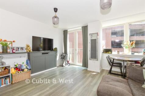 Kitchen/ Living Room