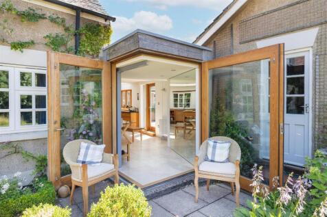 10 Main Street, Newton Burgoland