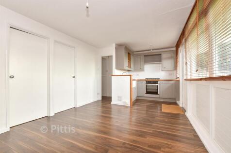 Kitchen/ Living Room