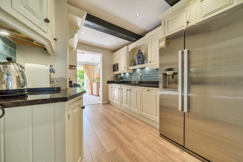 1315850-18-685ee0...