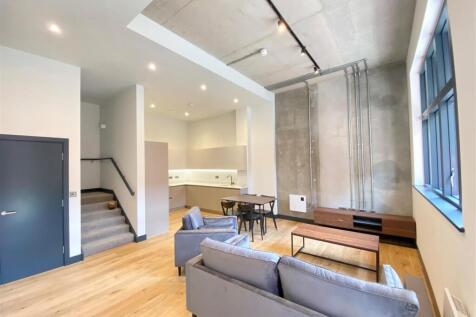 This is an excellent opportunity to rent a stunning three-bedroom townhouse-style apartment in the highly sought-after New Cross Central development. Offering a chic and comfortable interior, generous