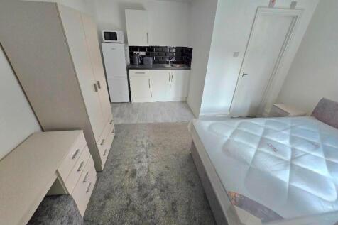 Flat in TS1 2ES
