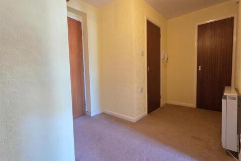 PRIVATE ENTRANCE HALL