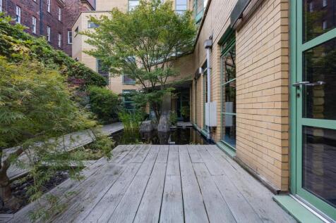 The Glass Building 105-3.jpg